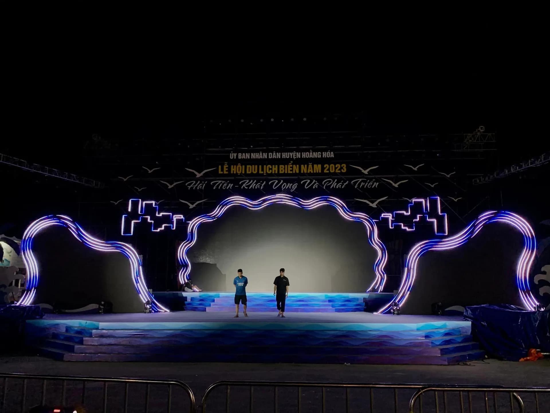 Thi công Led Matrix lễ hội du lịch biển 2023